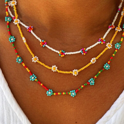 Handmade DIY Beaded Choker Necklace Vintage Boho Daisy Bead Strand Colorful Short Necklace for Women Collar